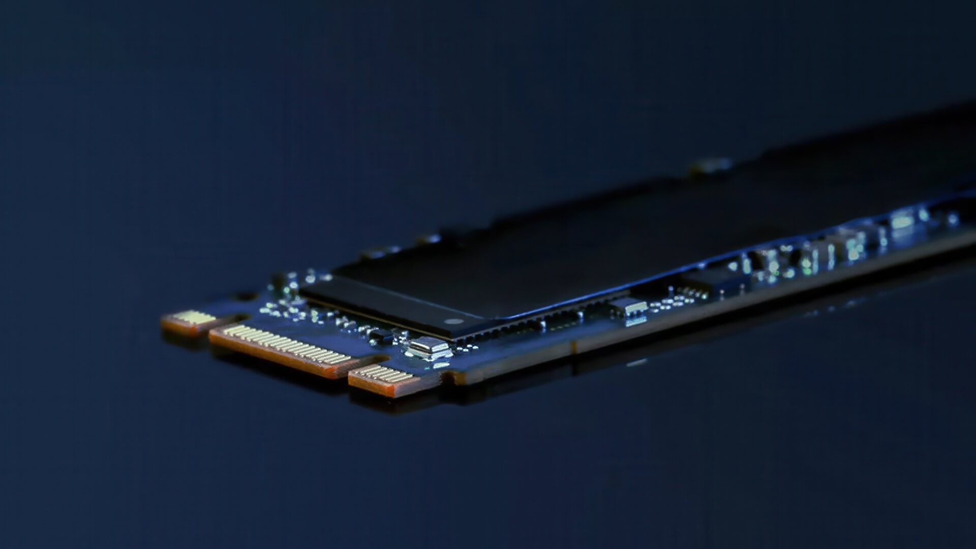 Ổ SSD E2 thế hệ mới: Dung lượng 1 Petabyte trong kích thước nhỏ gọn
