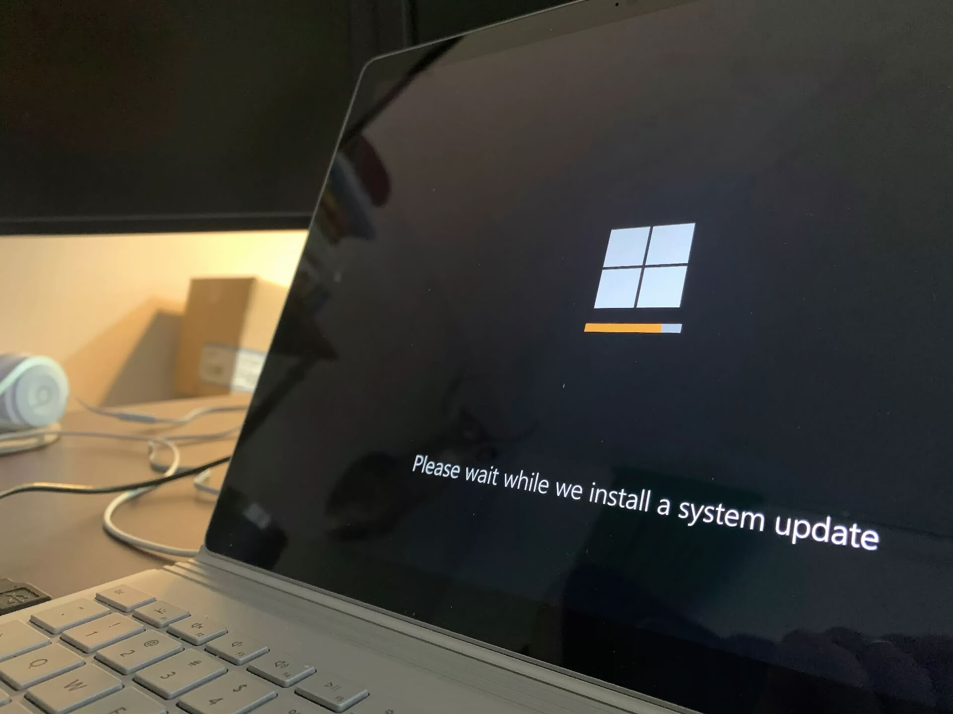 Microsoft Windows 11 Siết Chặt Cập Nhật Bắt đầu Tự động Cài đặt Trong Quá Trình Thiết Lập Featured