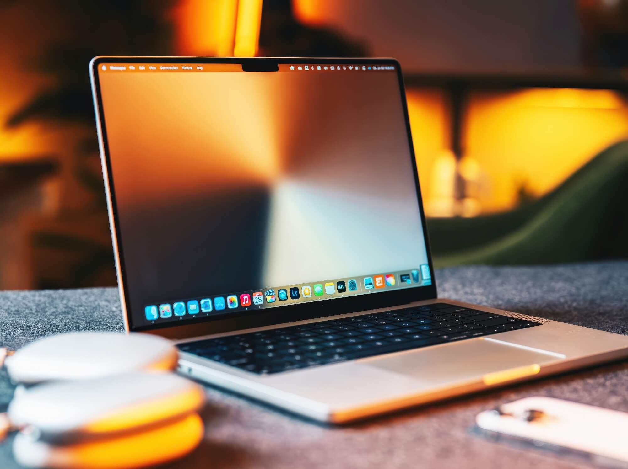 MacBook Pro M6 Pro và M6 Max sẽ có màn hình OLED và thiết kế mới, giá cao hơn