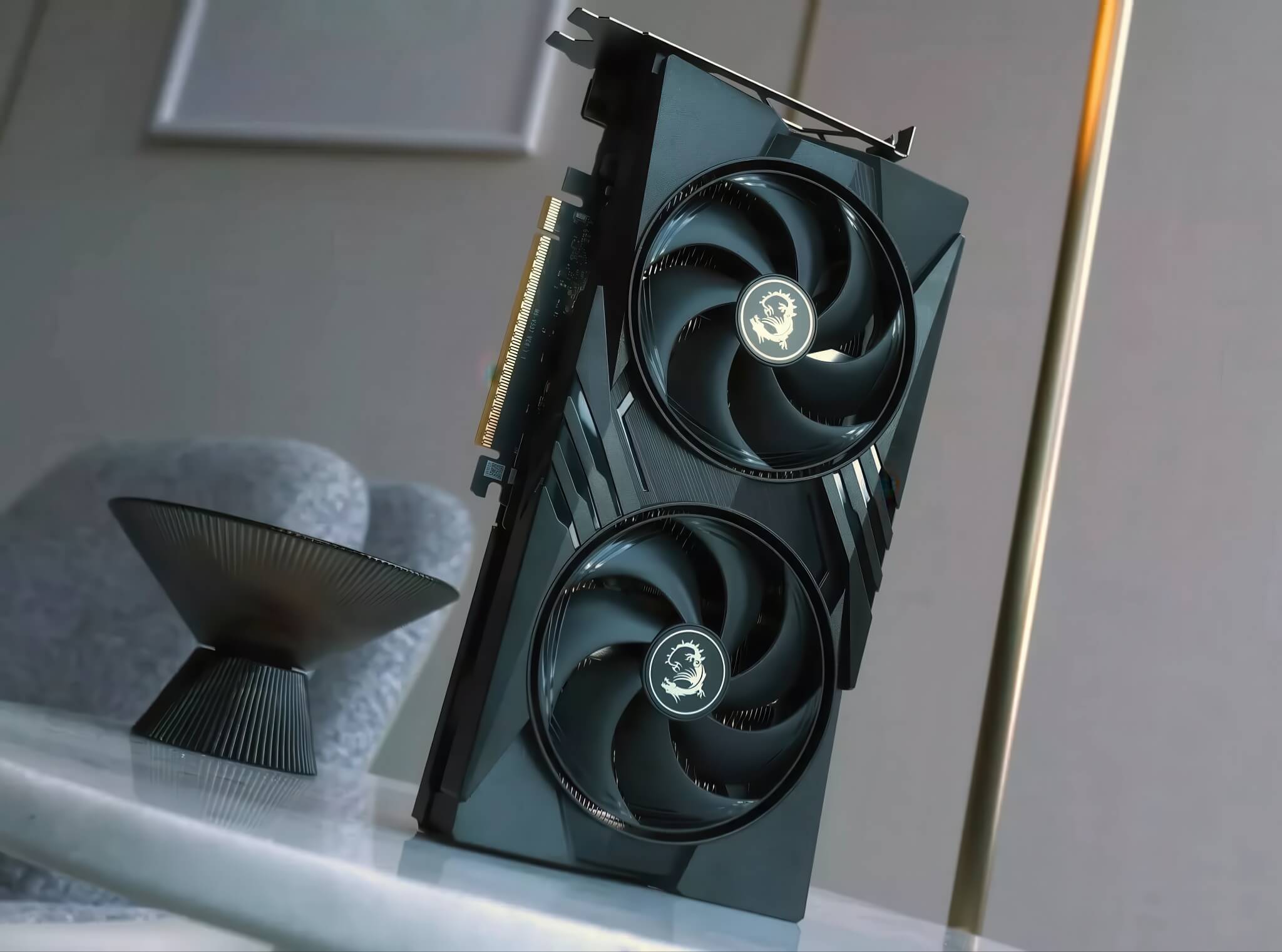 Thực tập sinh nghỉ việc vì công ty đòi RTX 5060 trúng thưởng