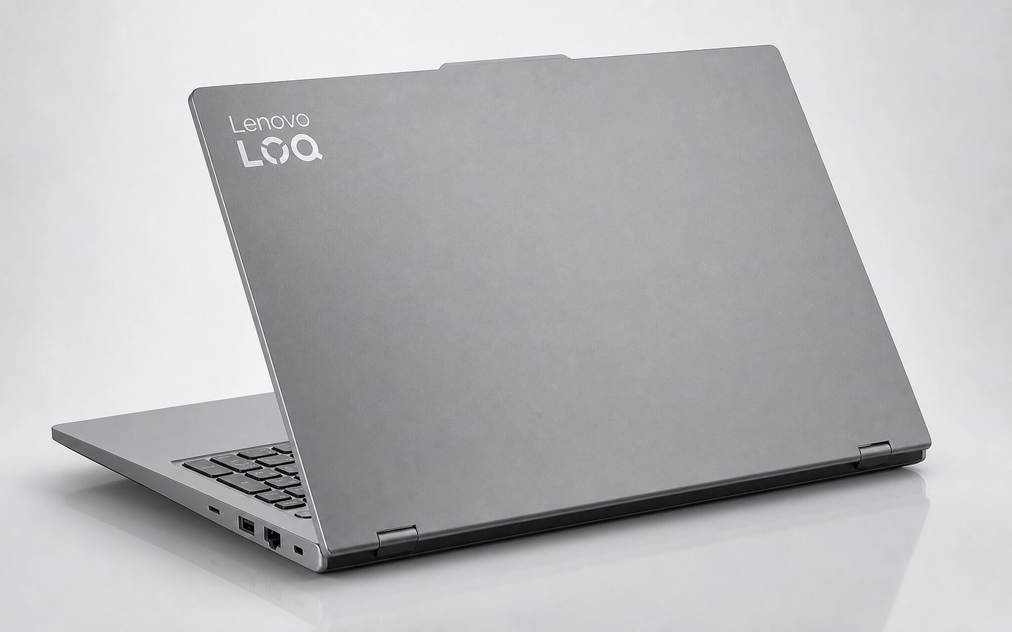 Lenovo LOQ Essential 15IAX9E (2024) - thiết kế tổng thể